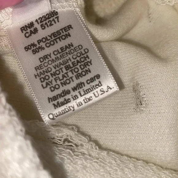 🆕 MICHAEL LAUREN Distressed Pullover in Cream - Picture 6 of 6